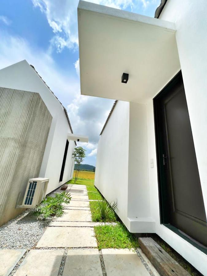 Ezu Isle Langkawi Pool Villa Pantai Cenang  Exteriör bild