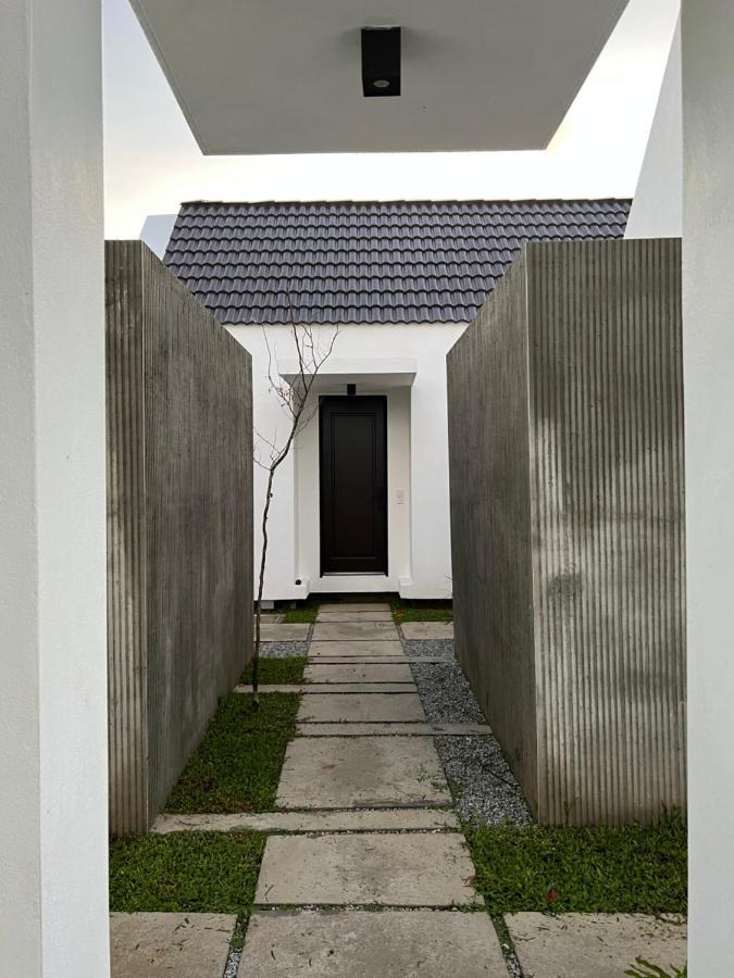Ezu Isle Langkawi Pool Villa Pantai Cenang  Exteriör bild